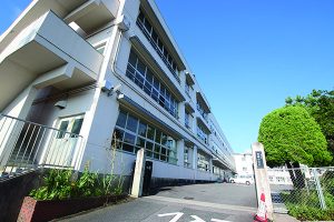 市立和邇小学校<br />
<br />
徒歩7～8分